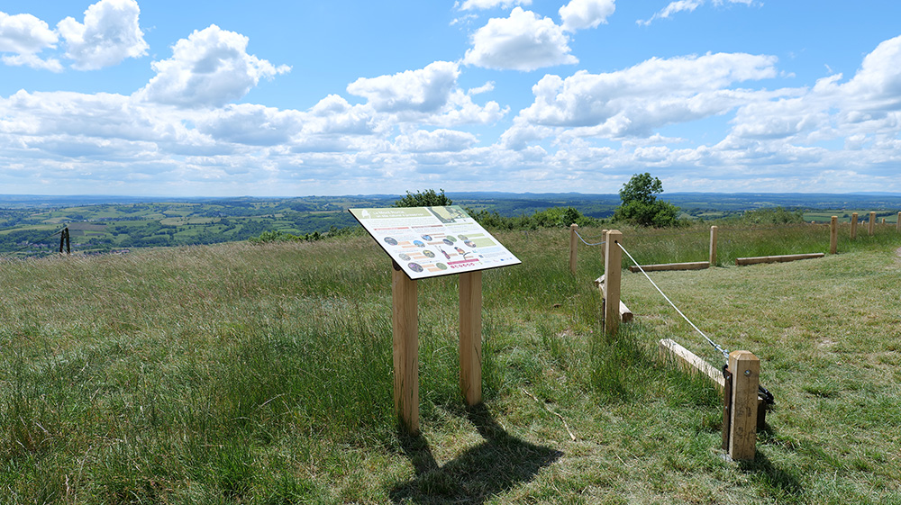 Aménagement du site du Mont Rome à Saint-Sernin-du-Plain (71)